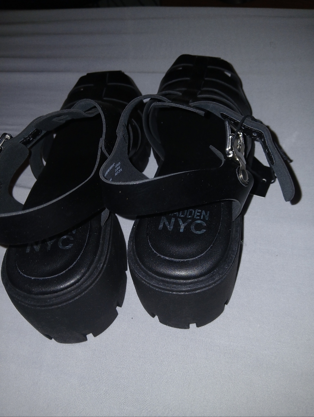 Steve Madden Strappy Sandals - Black - Size 8.5 - Picture 3 of 4